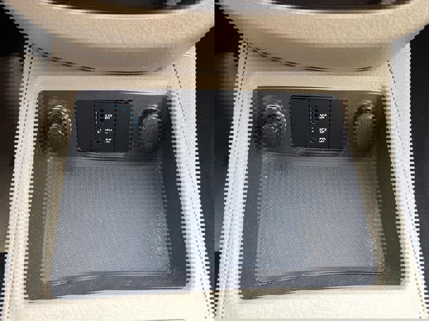 Used 2011 Hyundai Santa Fe GLS image 21