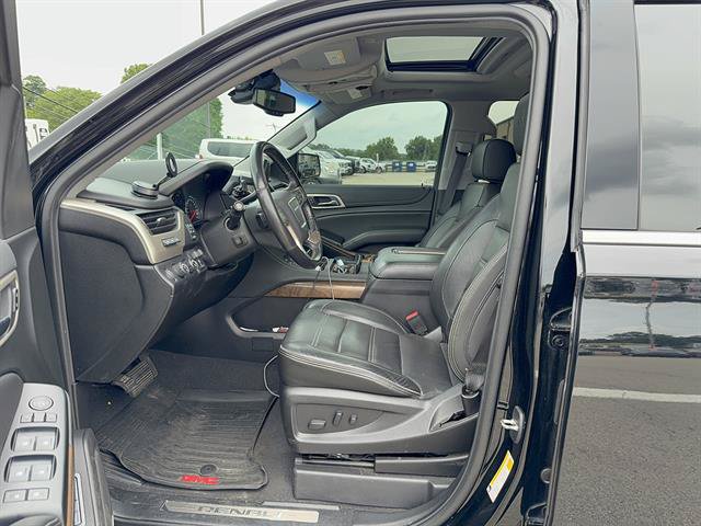 Used 2019 GMC Yukon XL Denali w/ Denali Ultimate Package AWD/4WD image 5