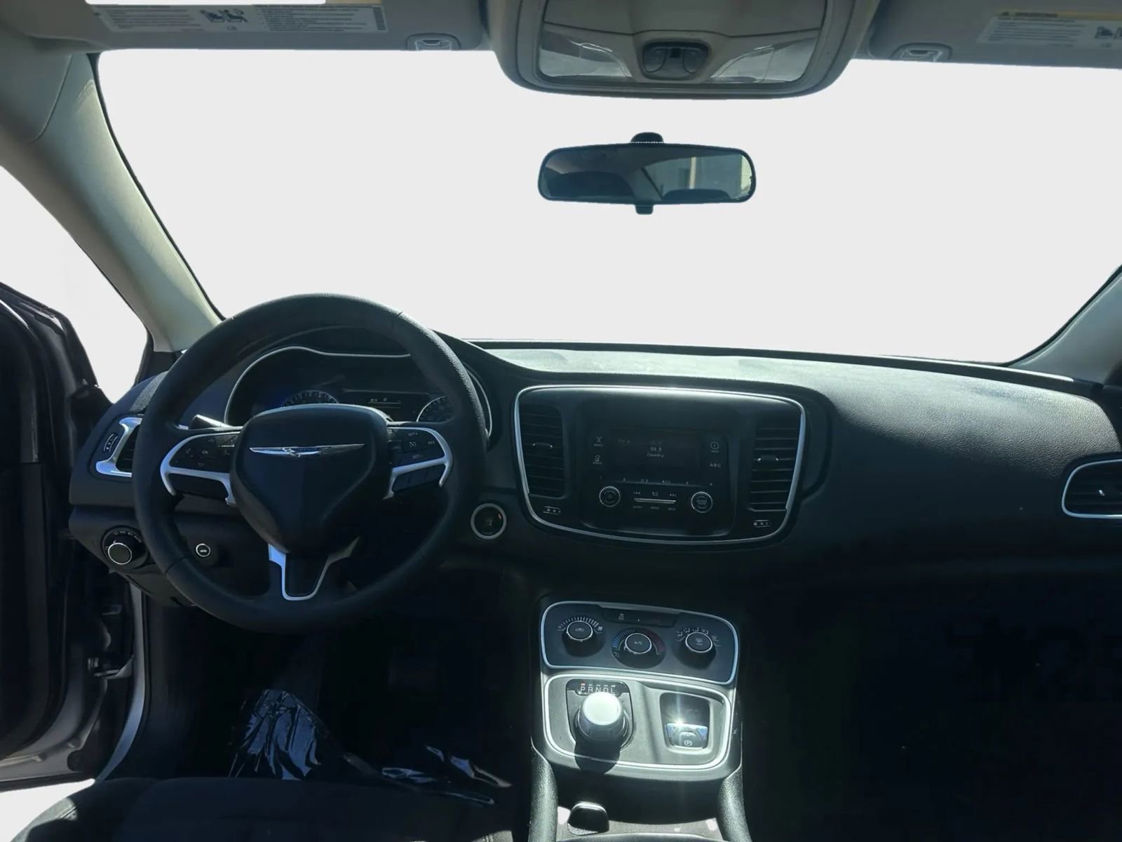Used 2015 Chrysler 200 LX image 9
