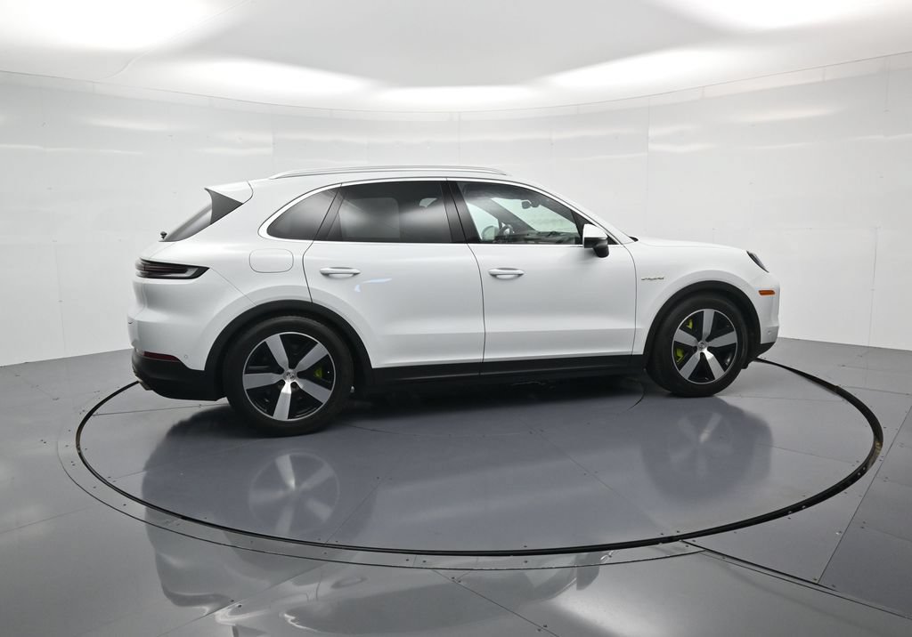 Certified 2026 Porsche Cayenne S AWD/4WD image 31