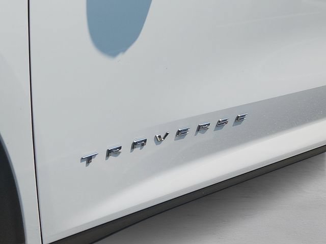 Used 2025 Chevrolet Traverse LT w/ Driver Confidence Package FWD image 4