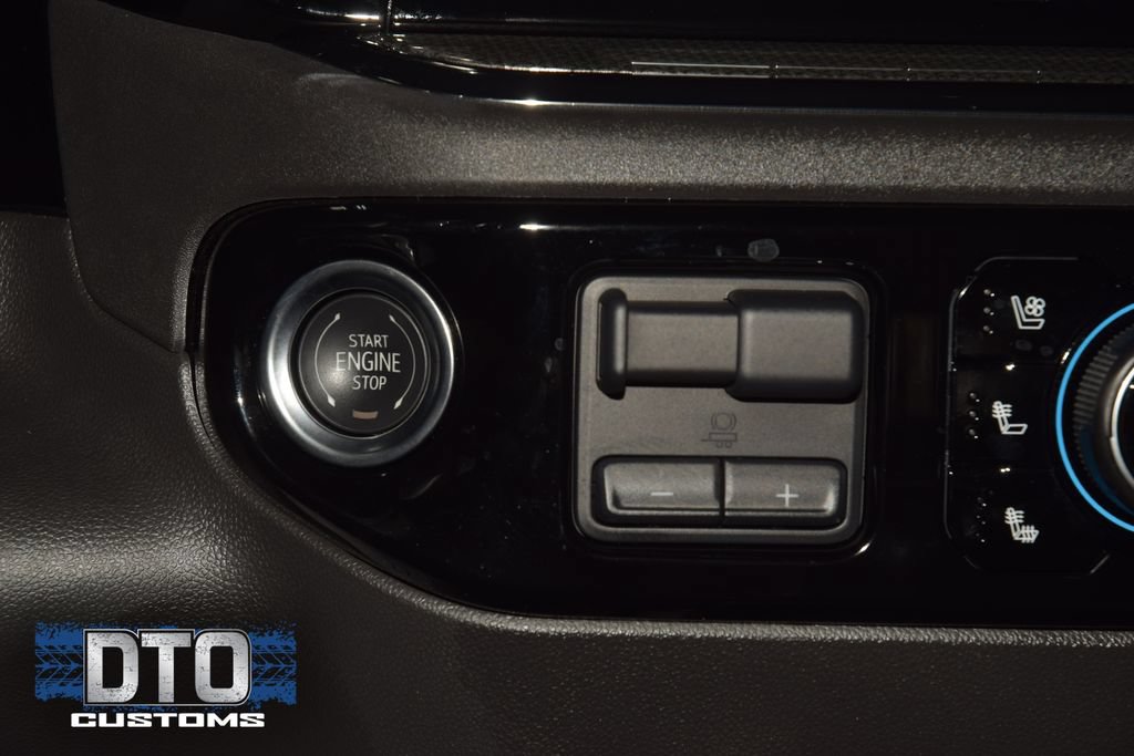 Used 2025 Chevrolet Silverado 1500 ZR2 w/ Technology Package AWD/4WD image 40