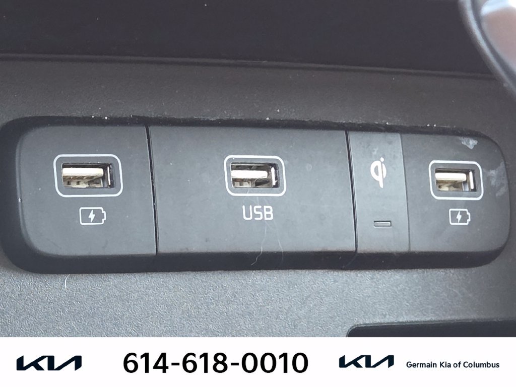 Used 2022 Kia Carnival EX FWD image 28
