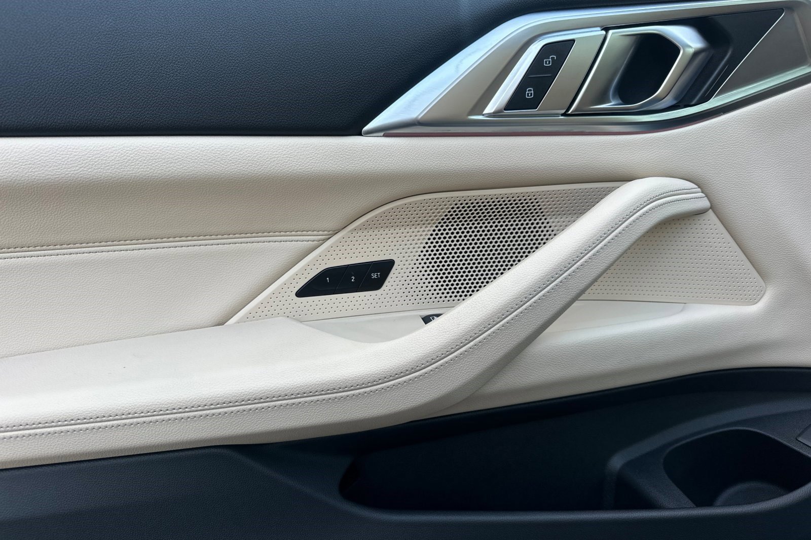 Used 2025 BMW 430i Coupe w/ Convenience Package image 12