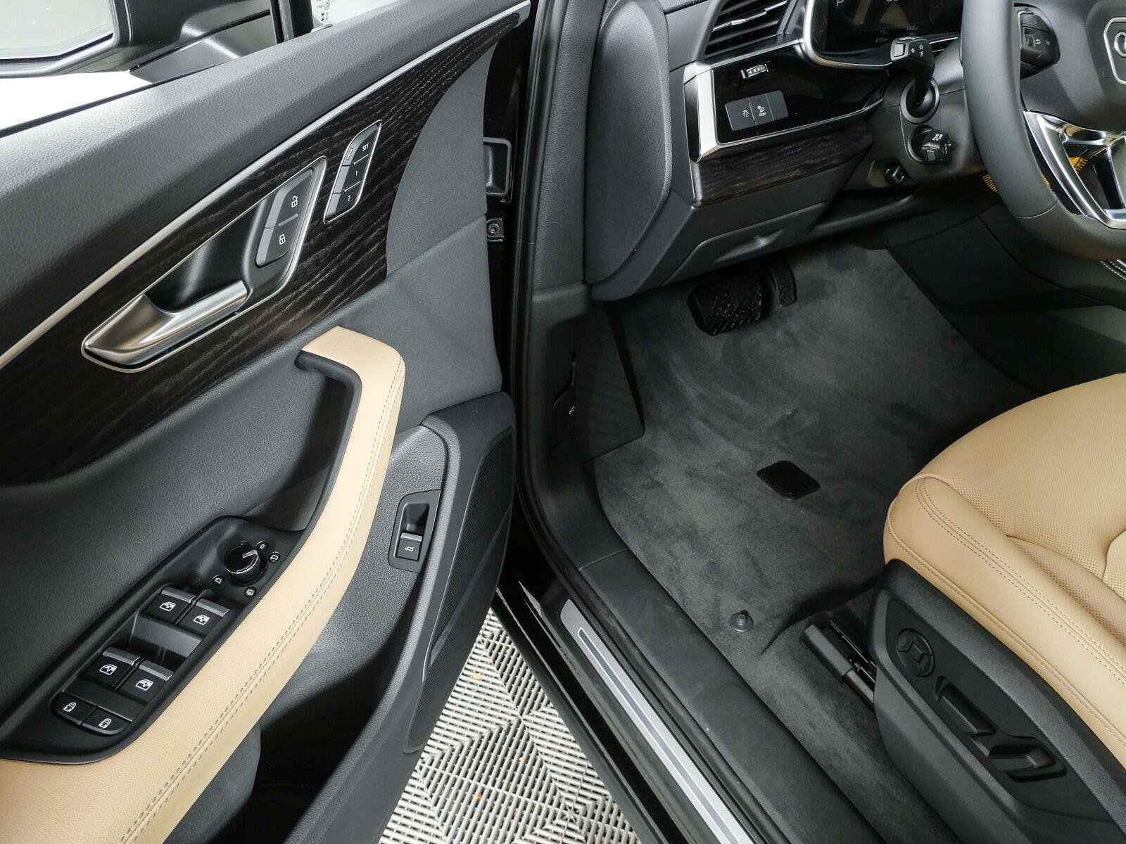 New 2026 Audi Q7 2.0T Premium Plus AWD/4WD image 8