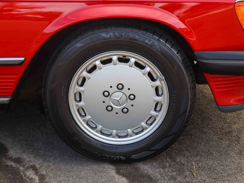 Used 1988 Mercedes-Benz 560 SL image 12