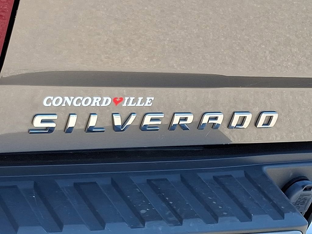 Used 2017 Chevrolet Silverado 1500 LTZ Z71 w/ LTZ Plus Package AWD/4WD image 29
