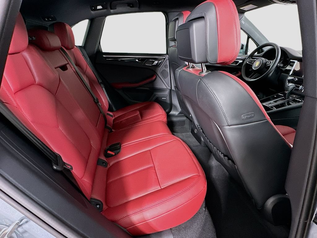 Certified 2026 Porsche Macan AWD/4WD image 28