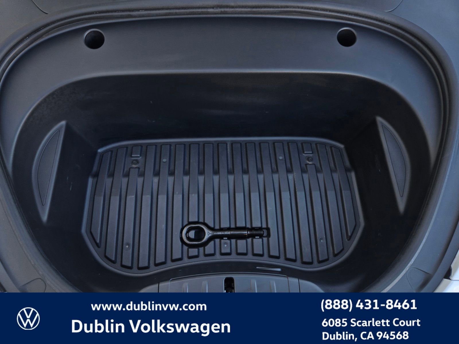 Used 2023 Tesla Model 3 Standard Range image 24