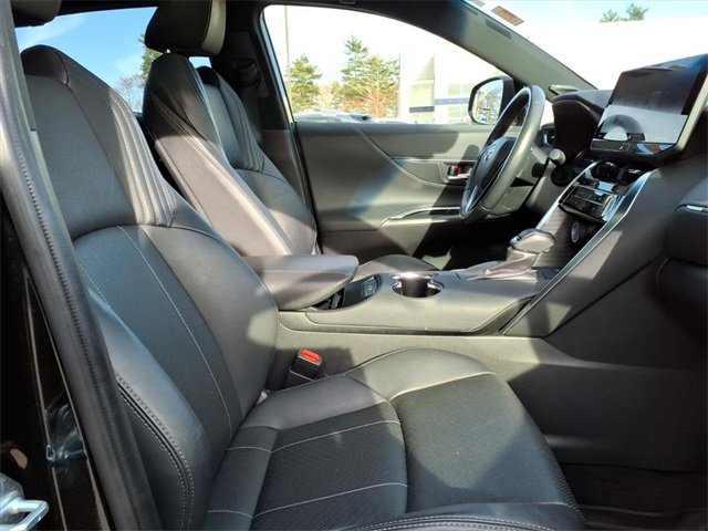 Used 2022 Toyota Venza Limited w/ Advanced Technology Package image 5