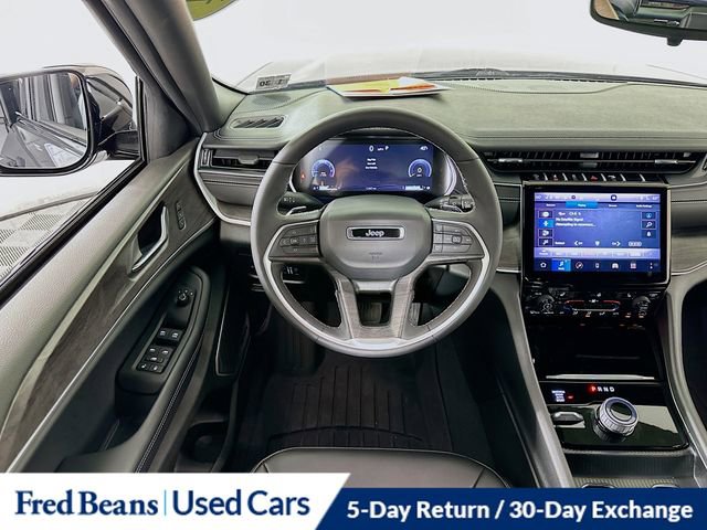 Used 2024 Jeep Grand Cherokee Limited w/ Black Appearance Package image 27