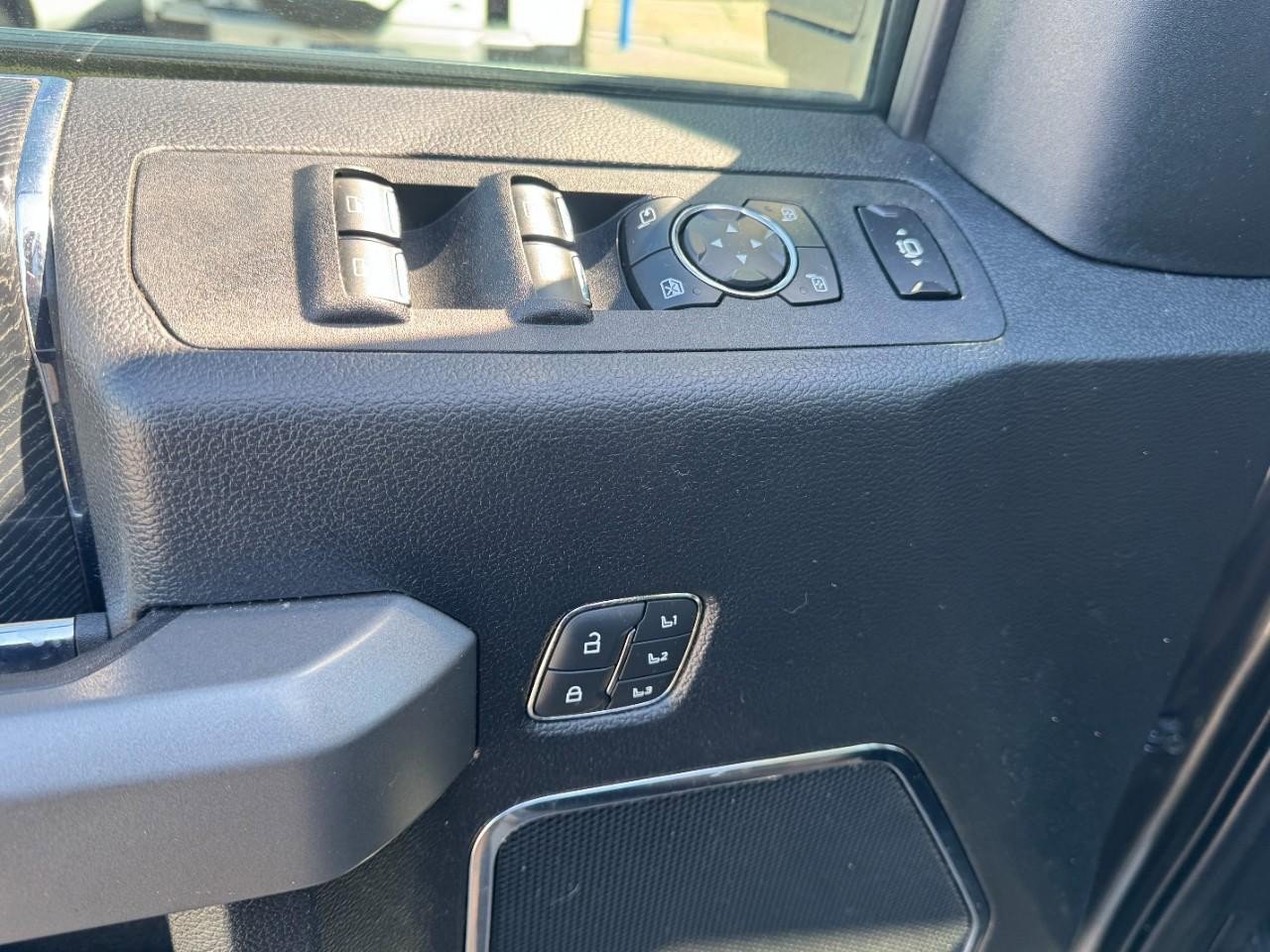 Used 2020 Ford F250 Platinum w/ FX4 Off-Road Package image 16