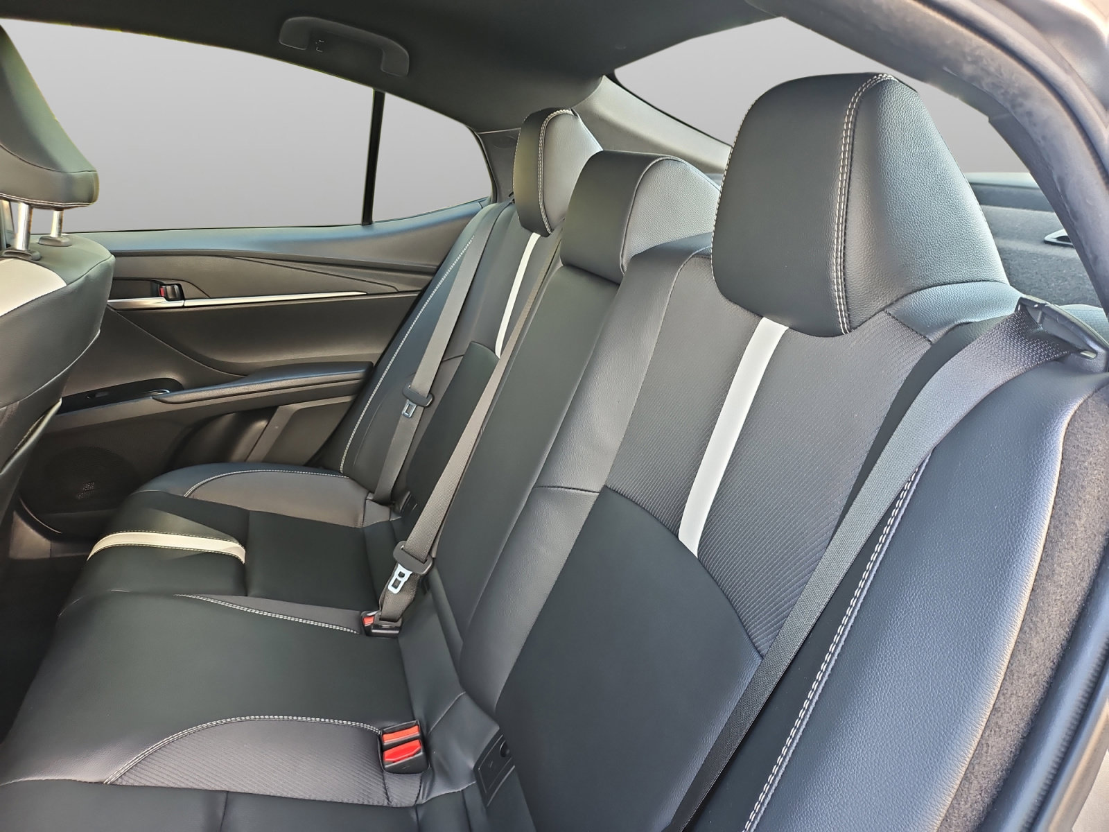 Used 2025 Toyota Camry SE FWD image 42