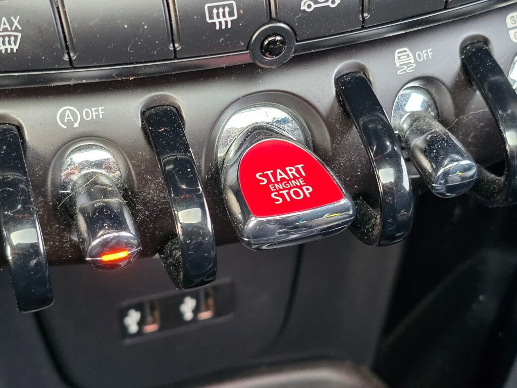 Used 2019 MINI Cooper S w/ Storage Package image 32