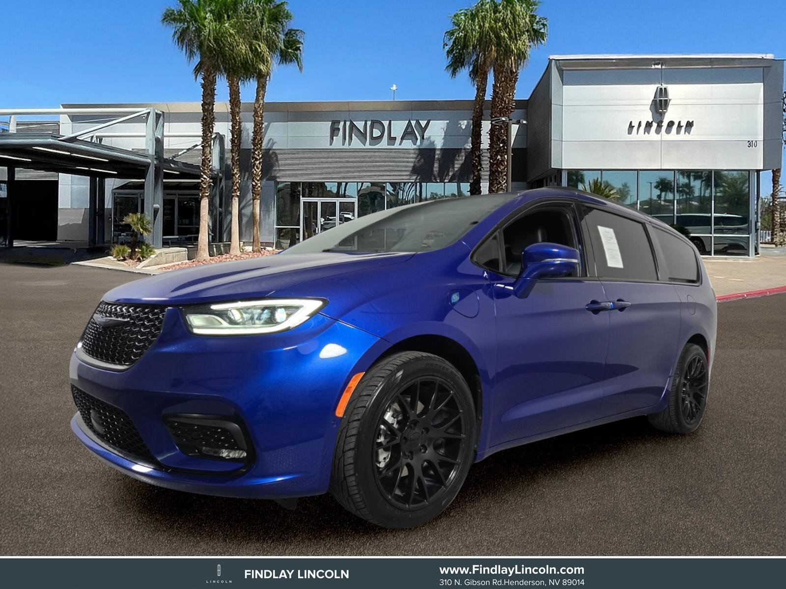 Used 2021 Chrysler Pacifica Limited w/ Uconnect Theater Family Group