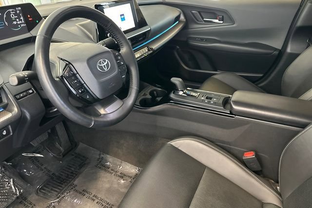 Used 2024 Toyota Prius XLE FWD image 11