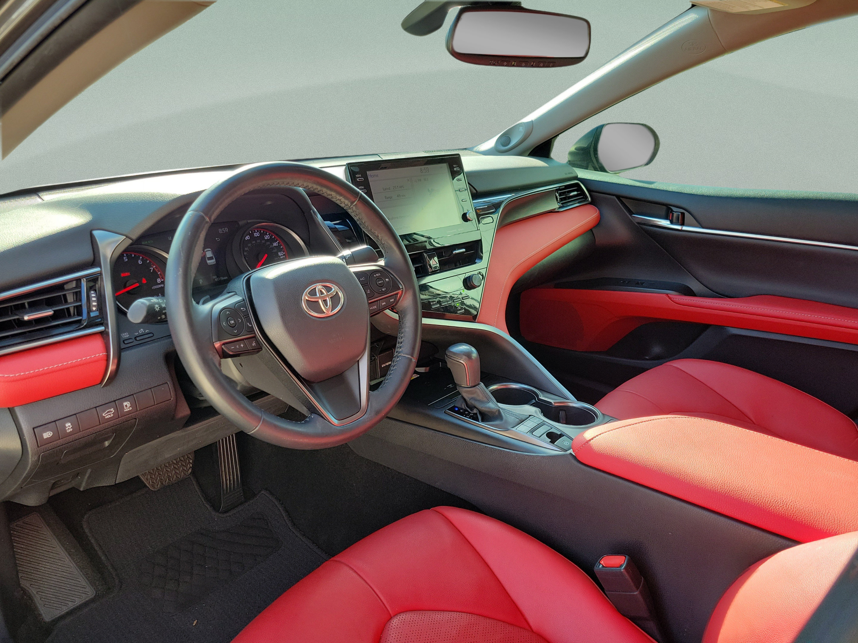 Used 2022 Toyota Camry XSE FWD image 9