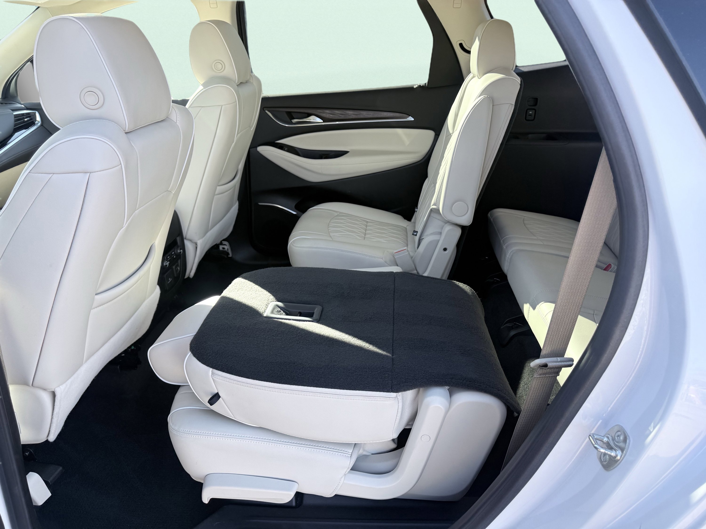 Used 2024 Buick Enclave Avenir w/ LPO, Hit The Road Package image 43