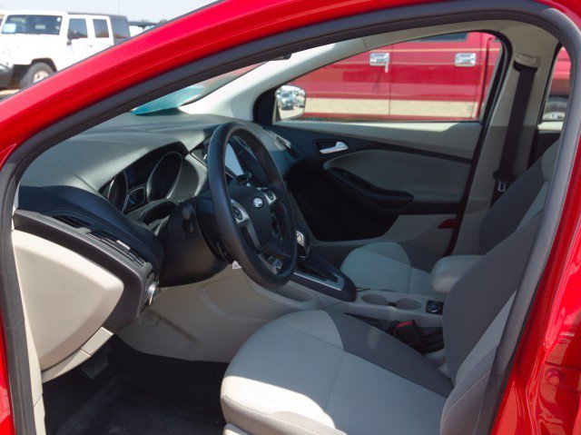 Used 2014 Ford Focus SE FWD image 14
