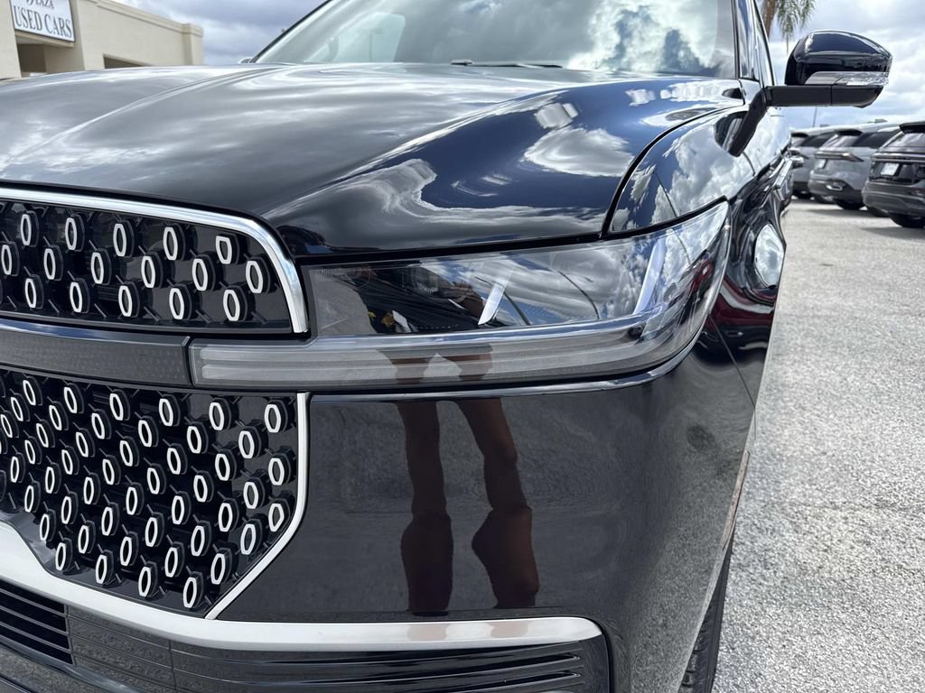 New 2026 Lincoln Navigator L Reserve AWD/4WD image 9
