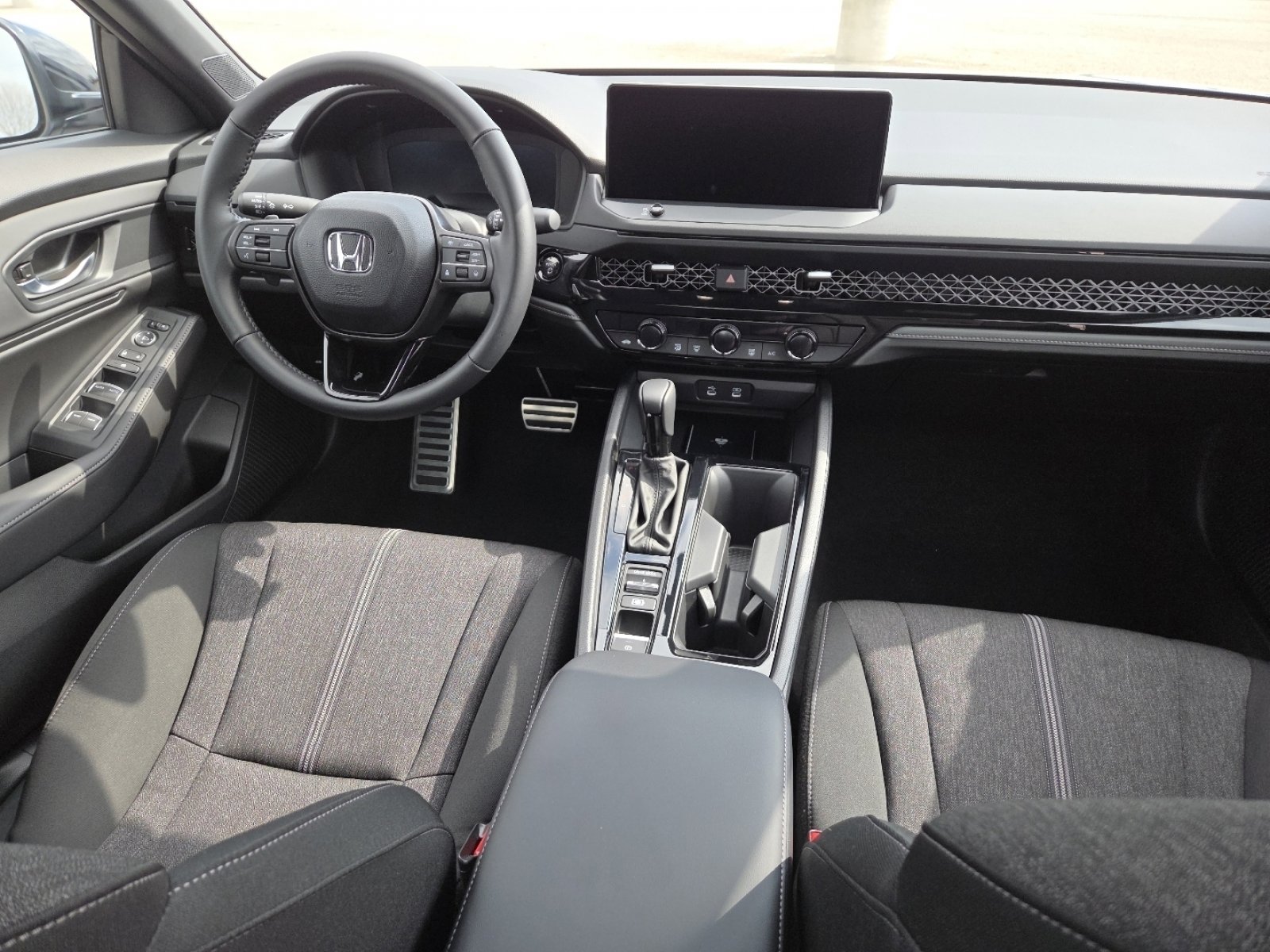 Used 2025 Honda Accord Sport image 24
