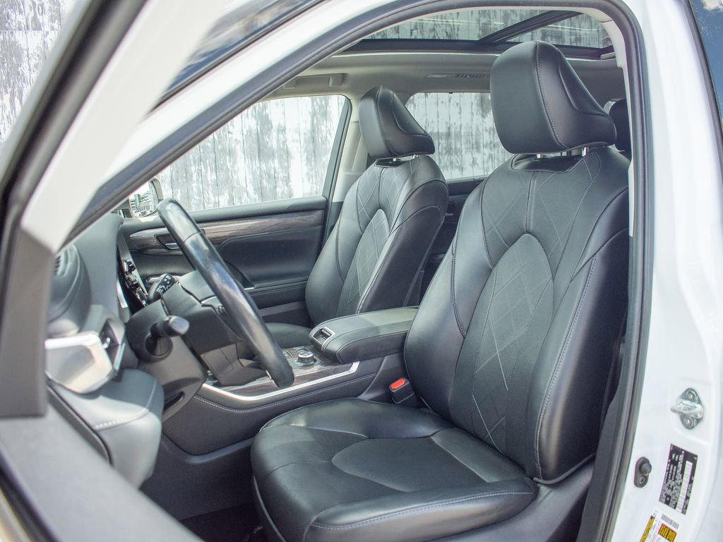 Used 2022 Toyota Highlander Platinum AWD/4WD image 21