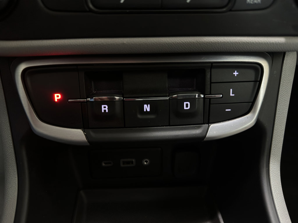 Used 2024 GMC Terrain SLE image 20