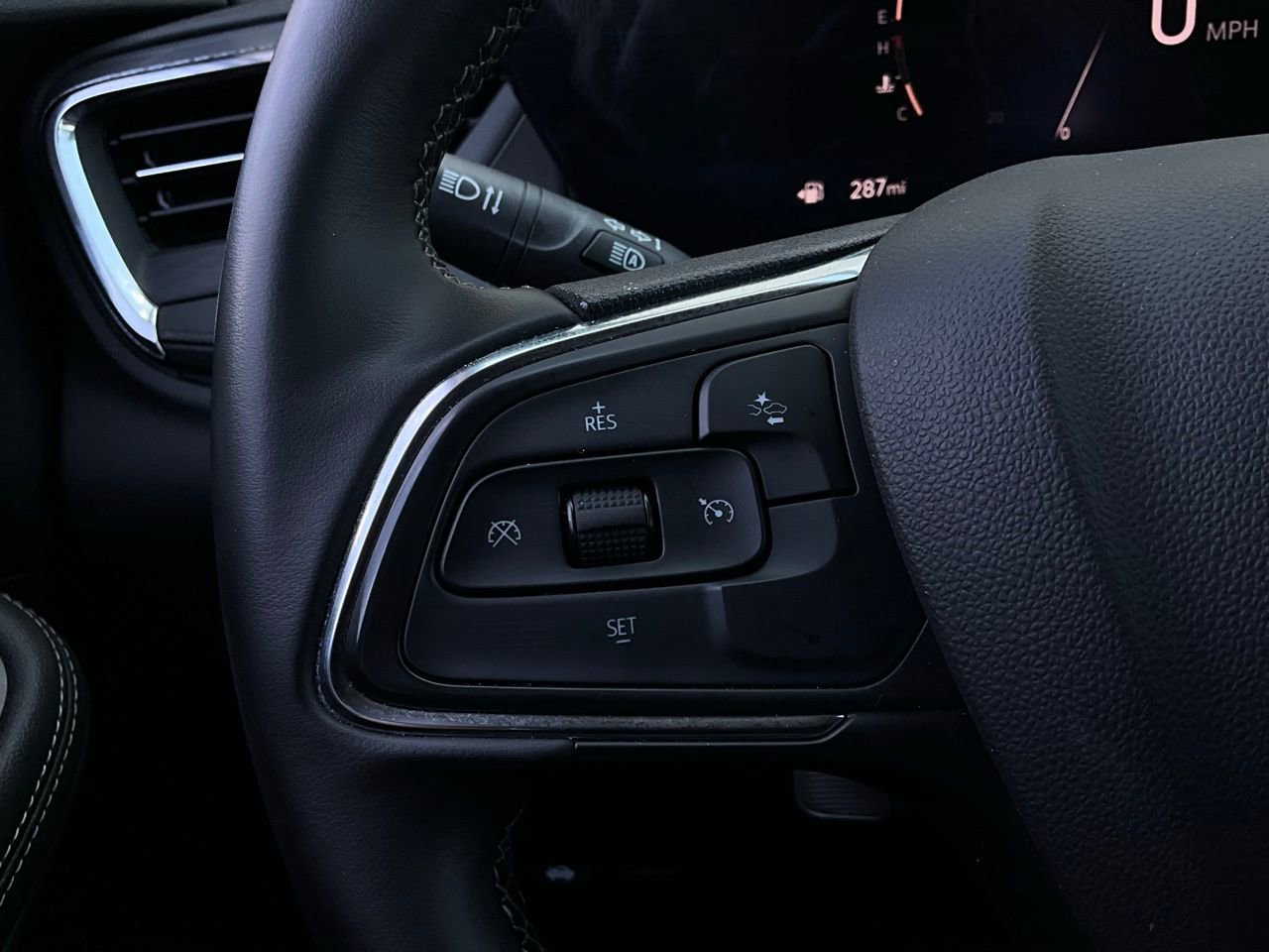 Used 2025 Buick Encore GX Preferred image 32