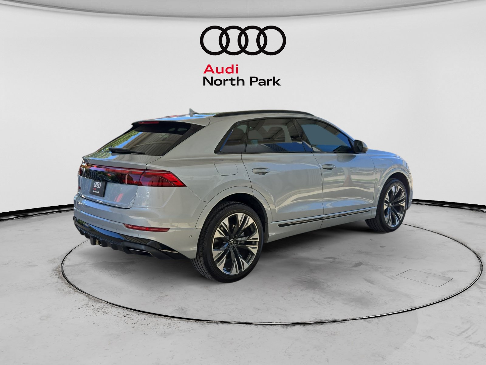 Used 2024 Audi Q8 Premium Plus AWD/4WD image 5