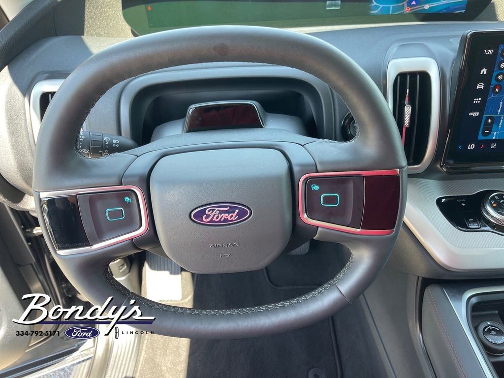 Used 2025 Ford Expedition Active image 7