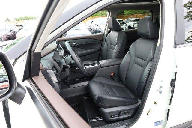 Used 2023 Nissan Rogue SV w/ SV Premium B Package AWD/4WD image 8