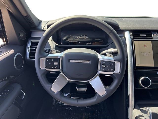 Certified 2025 Land Rover Discovery Dynamic SE AWD/4WD image 15