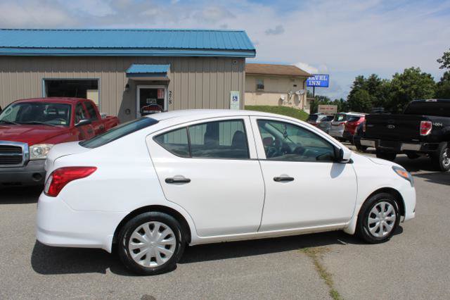 Used 2016 Nissan Versa S image 2