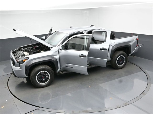 Used 2024 Toyota Tacoma TRD Off-Road image 44