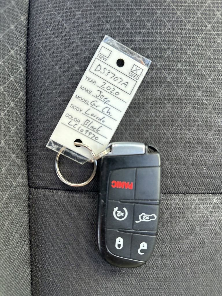 Used 2020 Jeep Grand Cherokee Laredo AWD/4WD image 39