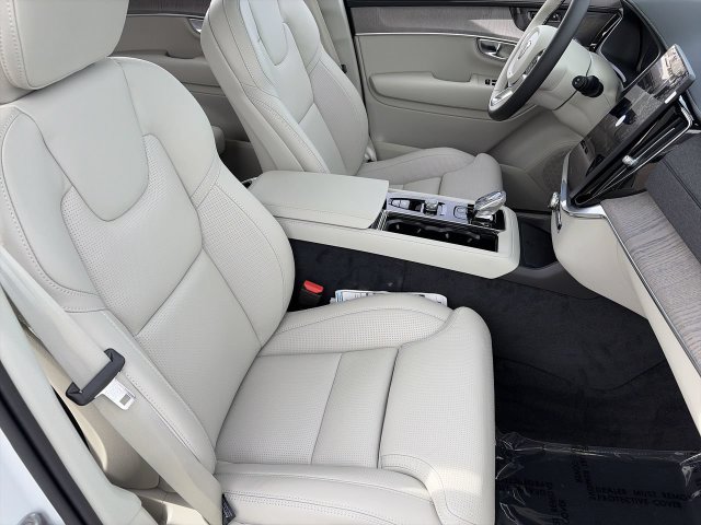New 2026 Volvo XC90 B6 Ultra w/ Protection Package AWD/4WD image 12