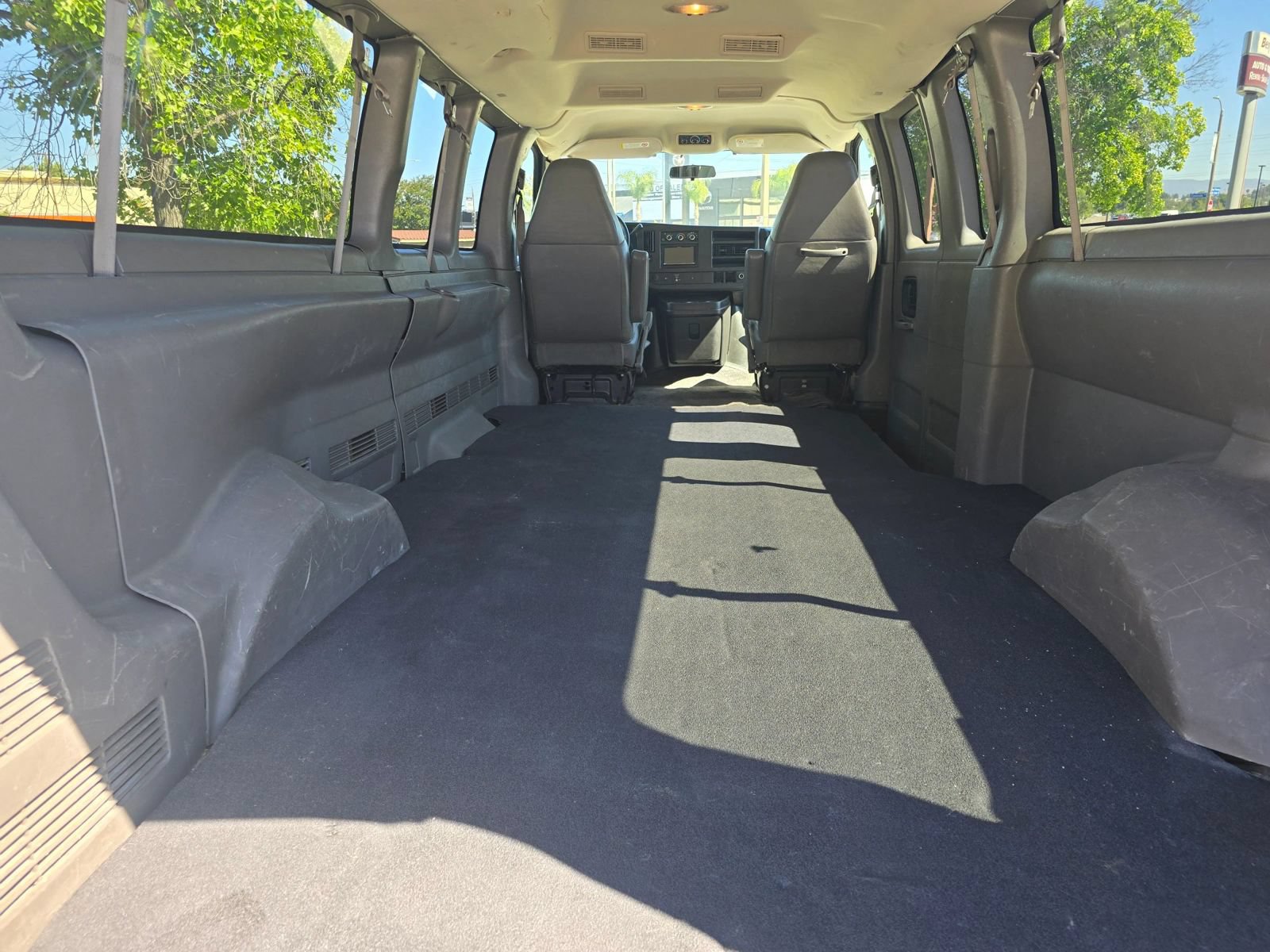 Used 2008 Chevrolet Express 3500 Extended Passenger w/ LT Preferred Equipment Group RWD image 10