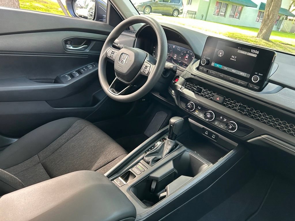 Used 2025 Honda Accord LX image 9