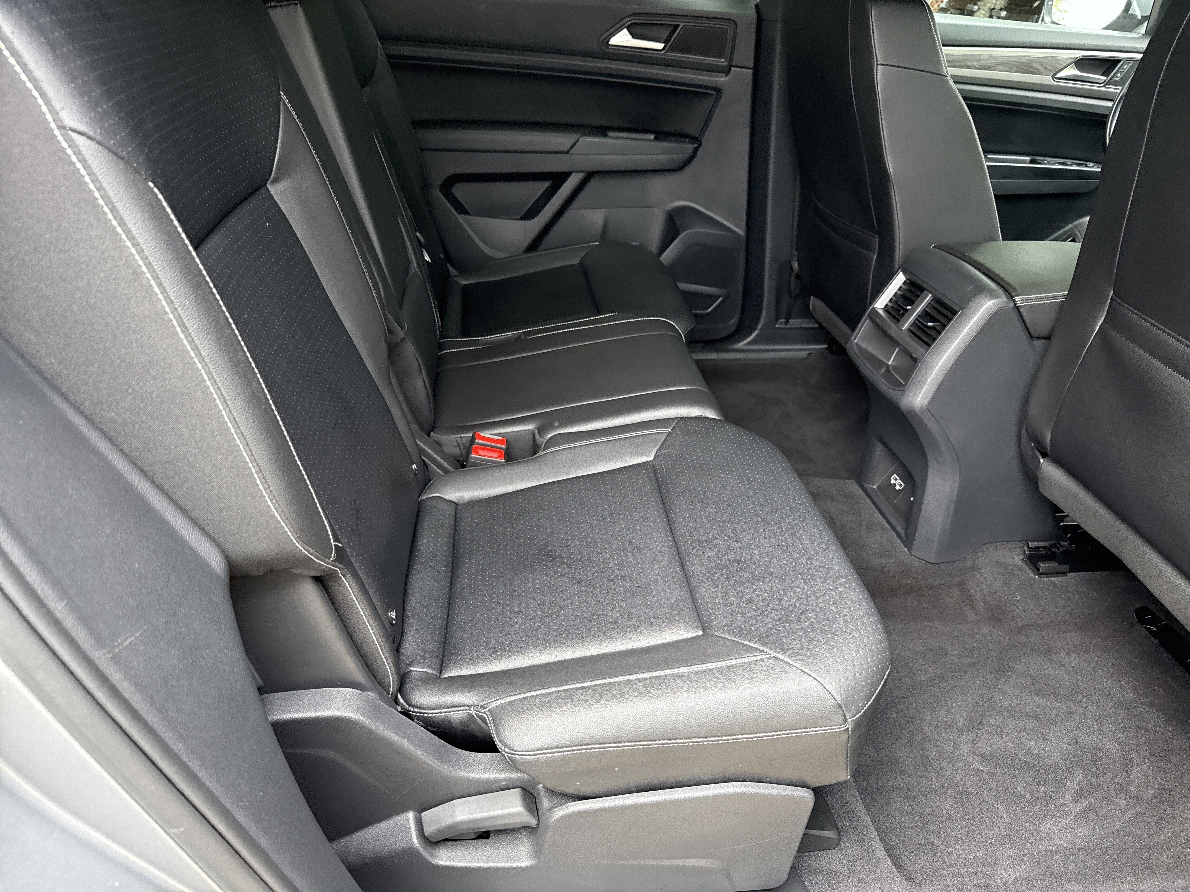 Used 2020 Volkswagen Atlas Cross Sport SE FWD image 15