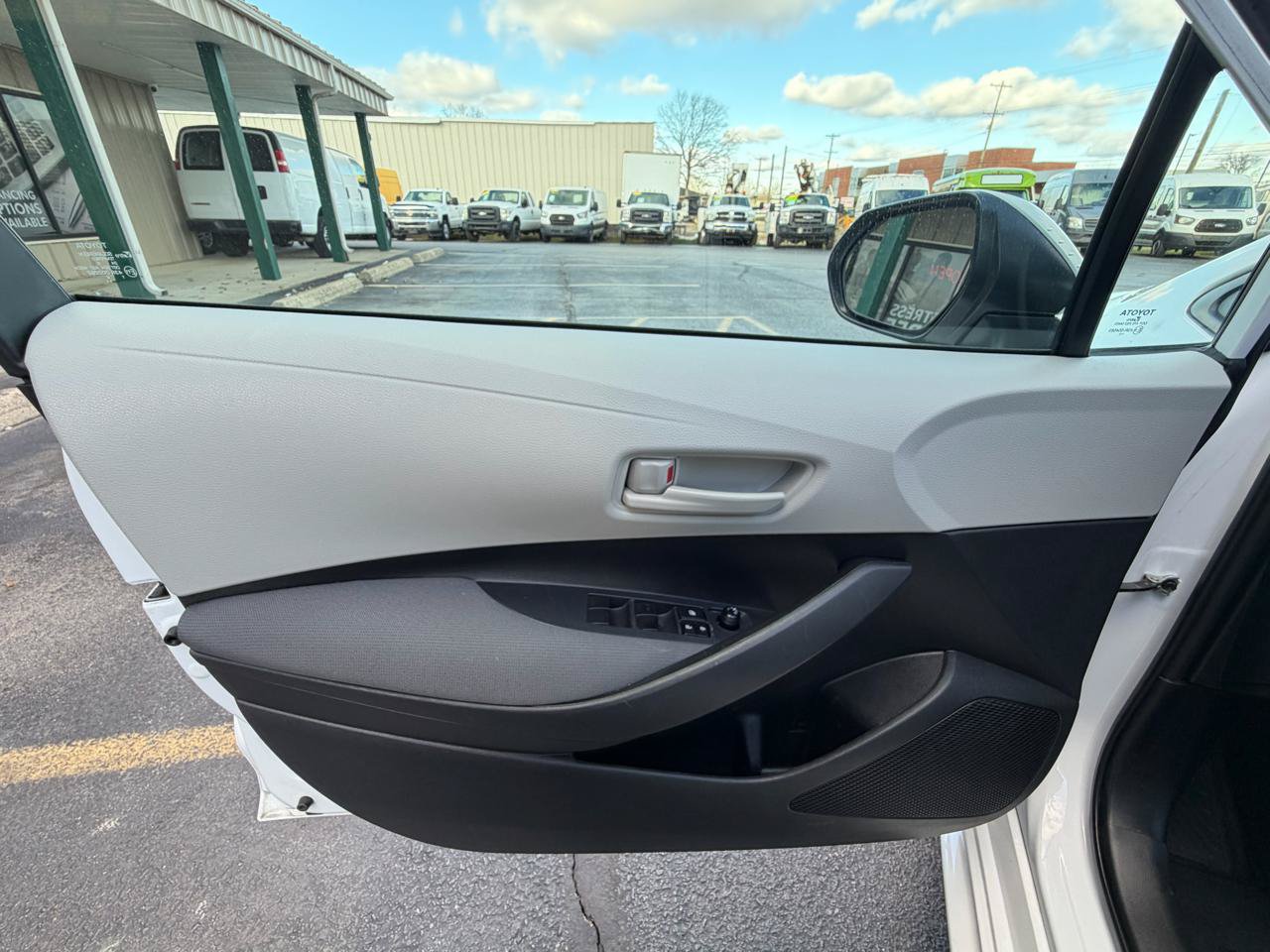 Used 2023 Toyota Corolla LE FWD image 13