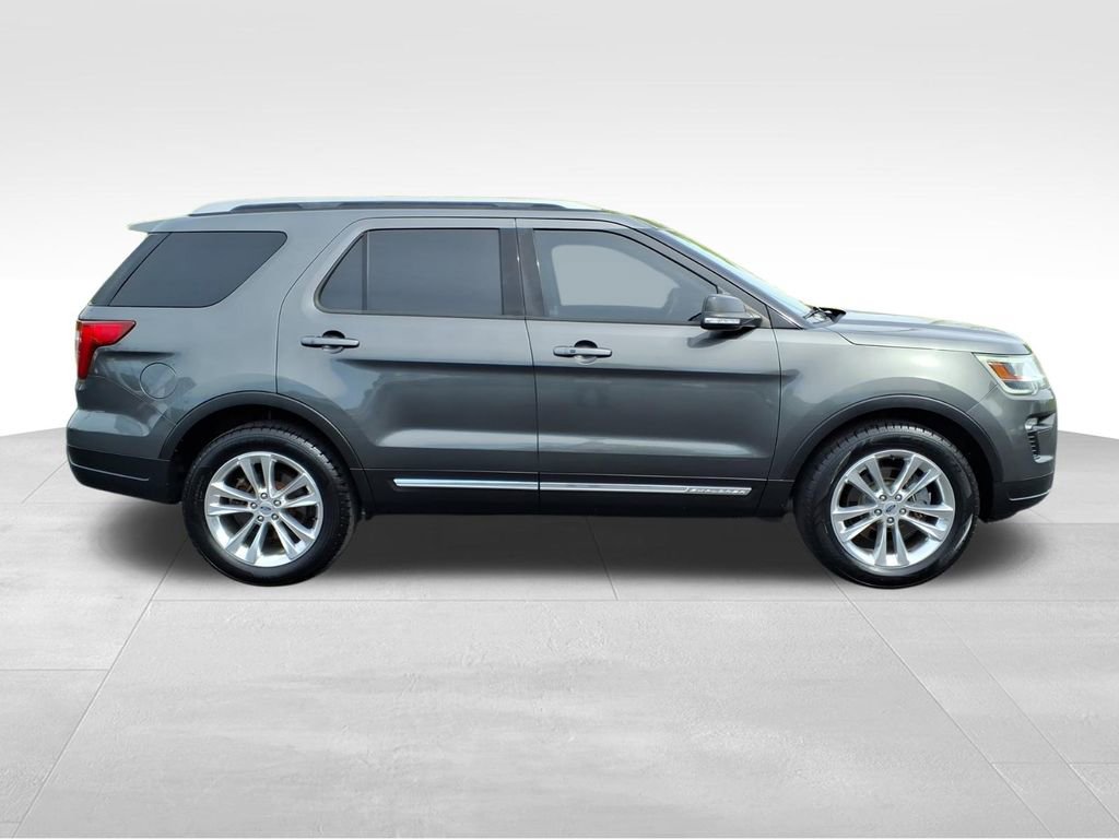 Used 2018 Ford Explorer XLT w/ Equipment Group 202A image 27