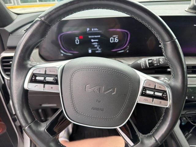 Used 2024 Kia Telluride EX w/ EX Captain's Chair Package AWD/4WD image 8