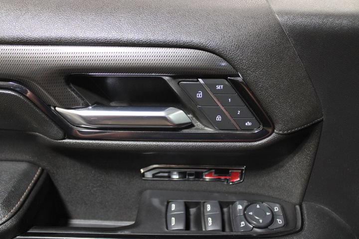 Used 2024 GMC Sierra 1500 AT4 w/ Technology Package AWD/4WD image 18