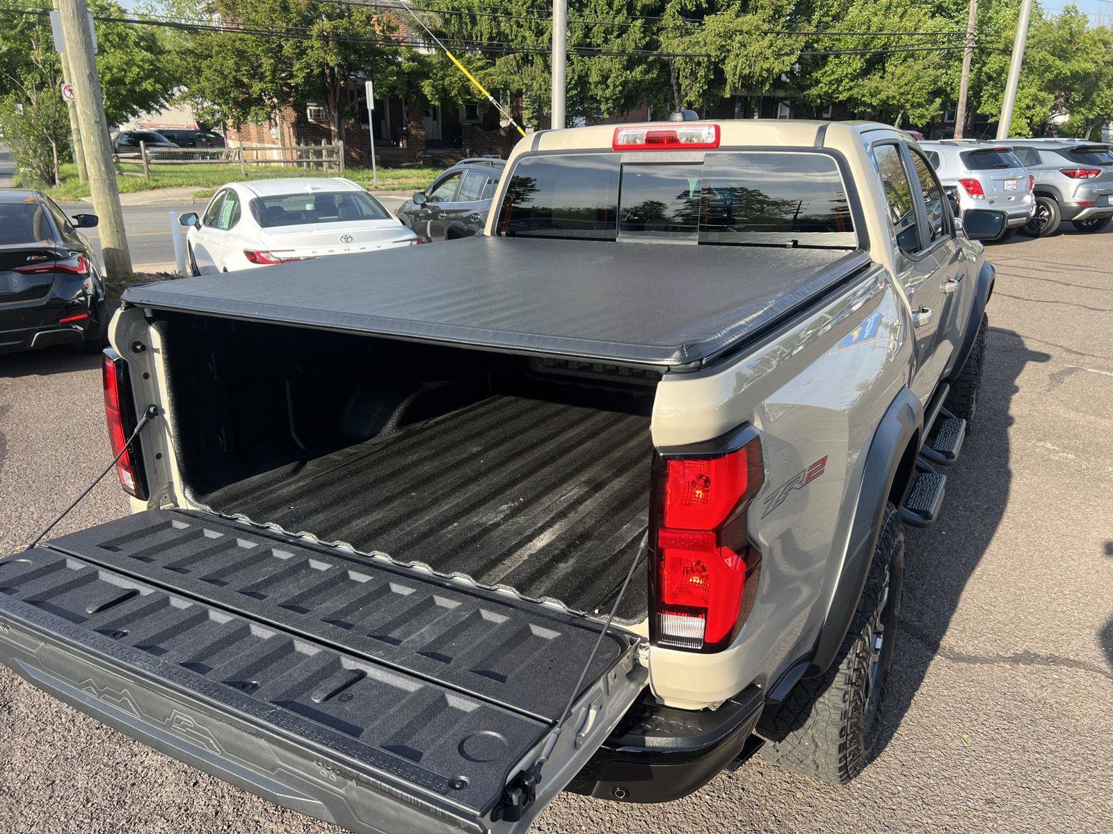 Used 2024 Chevrolet Colorado ZR2 w/ Safety Package AWD/4WD image 16
