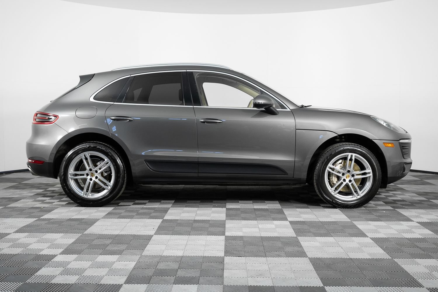 Used 2016 Porsche Macan S AWD/4WD image 9