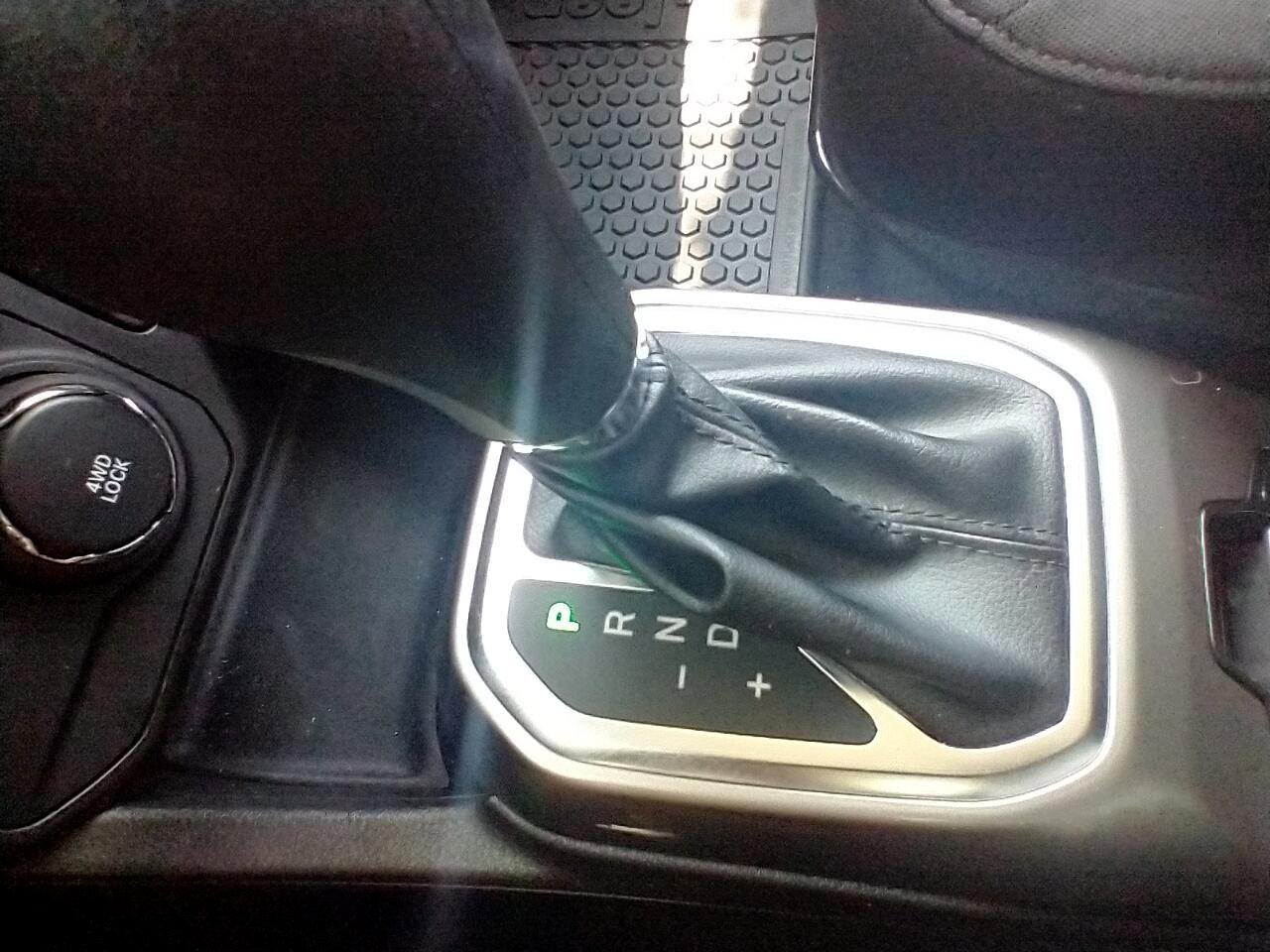 Used 2022 Jeep Renegade Latitude w/ Convenience Group image 34