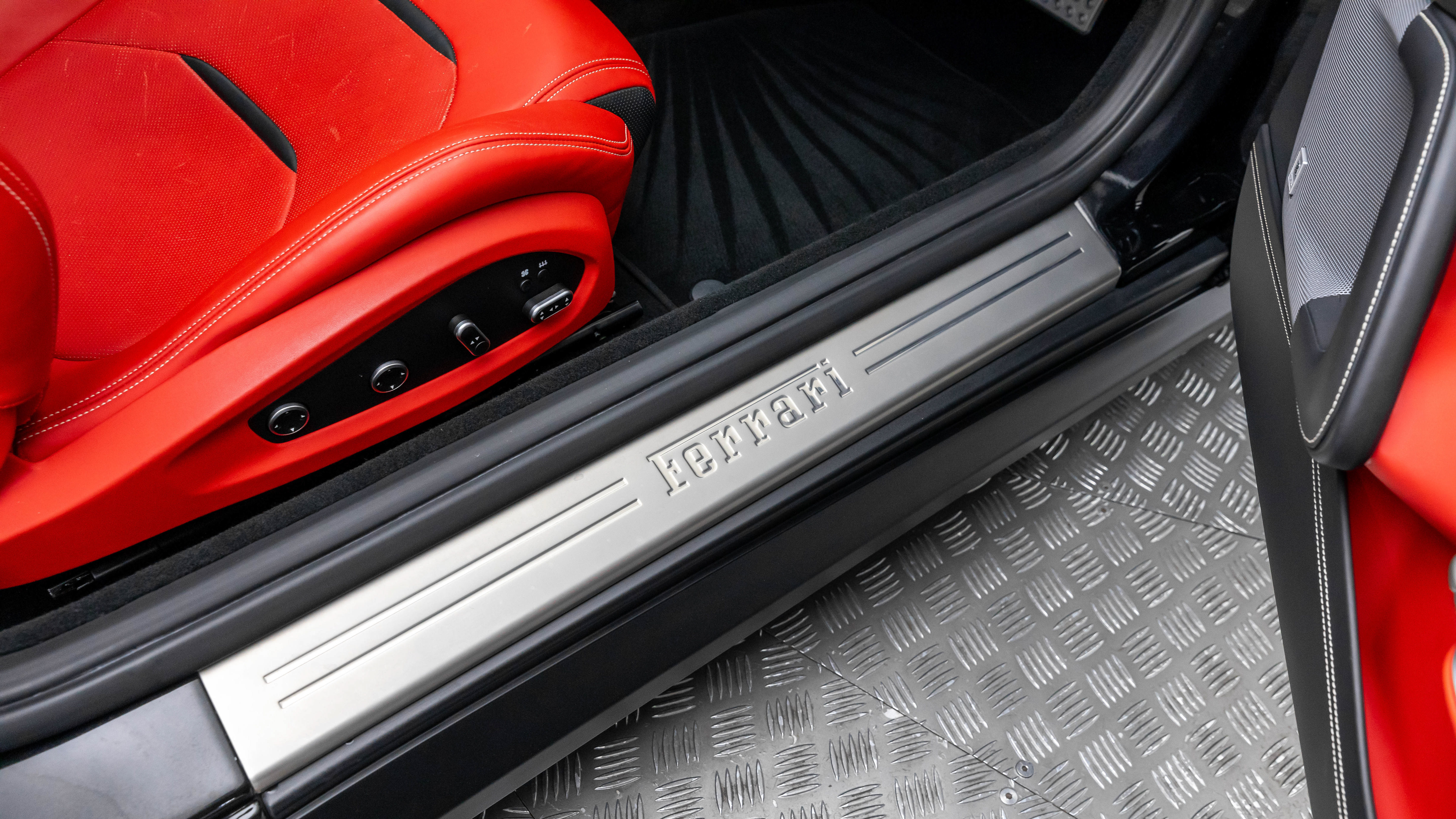 Used 2020 Ferrari GTC4Lusso T RWD image 61