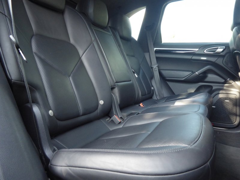 Used 2014 Porsche Cayenne GTS image 26