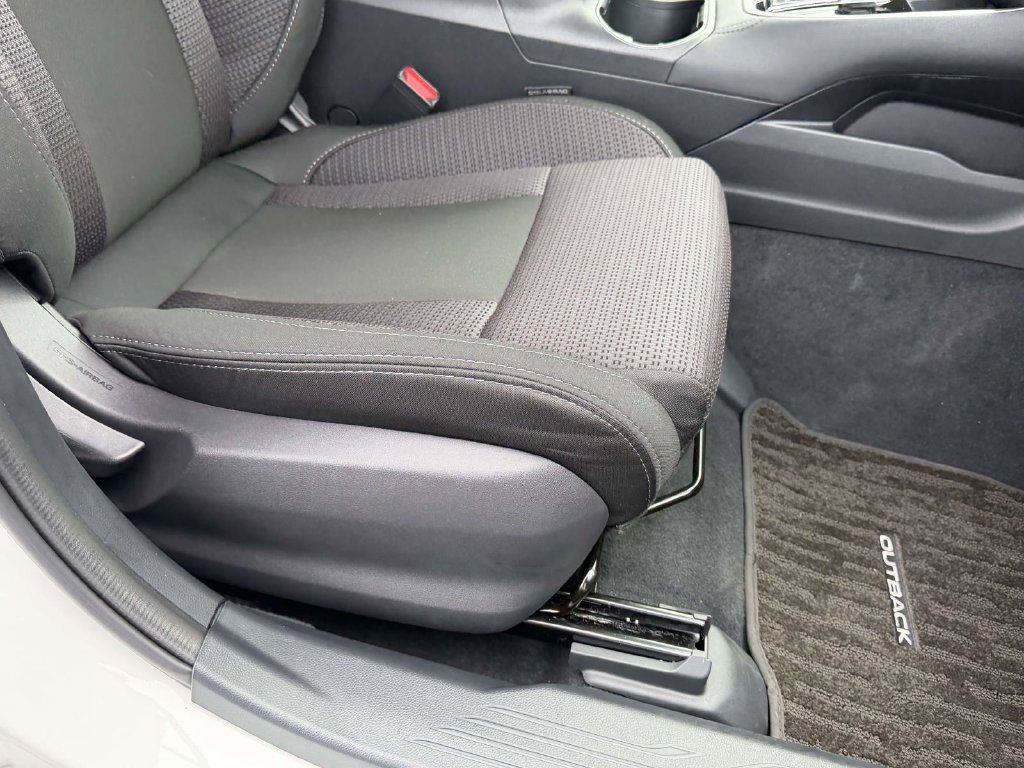 Certified 2025 Subaru Outback Premium AWD/4WD image 11