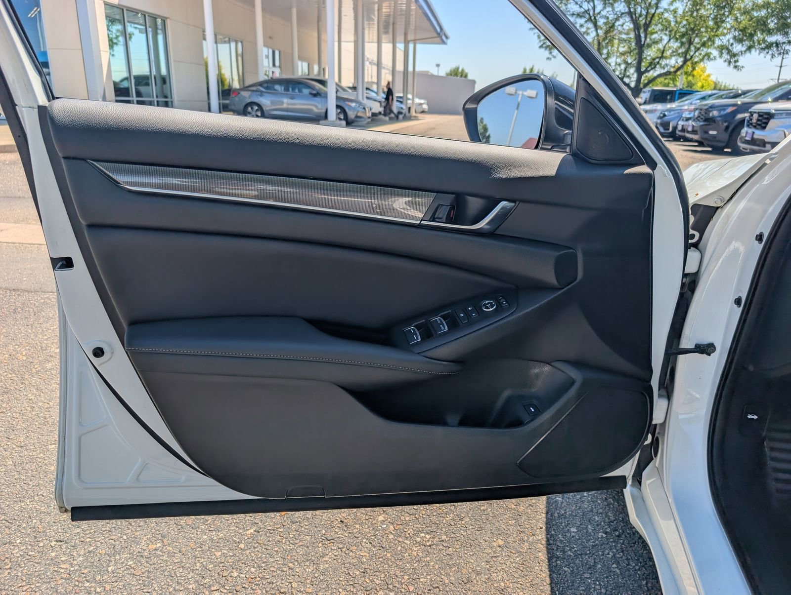 Used 2022 Honda Accord Sport image 11